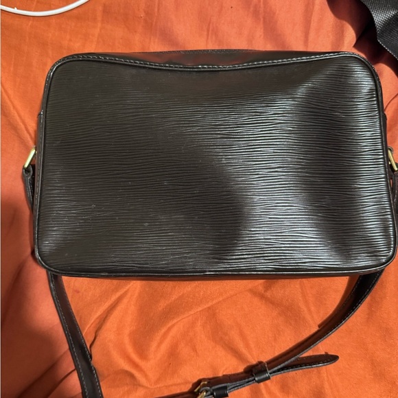LV Epi black Shoulder Bag - Picture 4 of 16